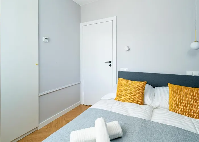 Stone Hill Sunrise Apartment